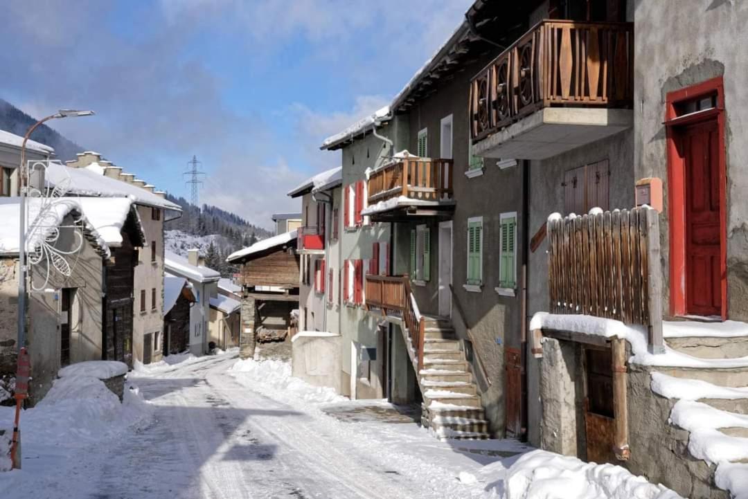 Les Nis Apartment Bourg Saint Pierre Bagian luar foto