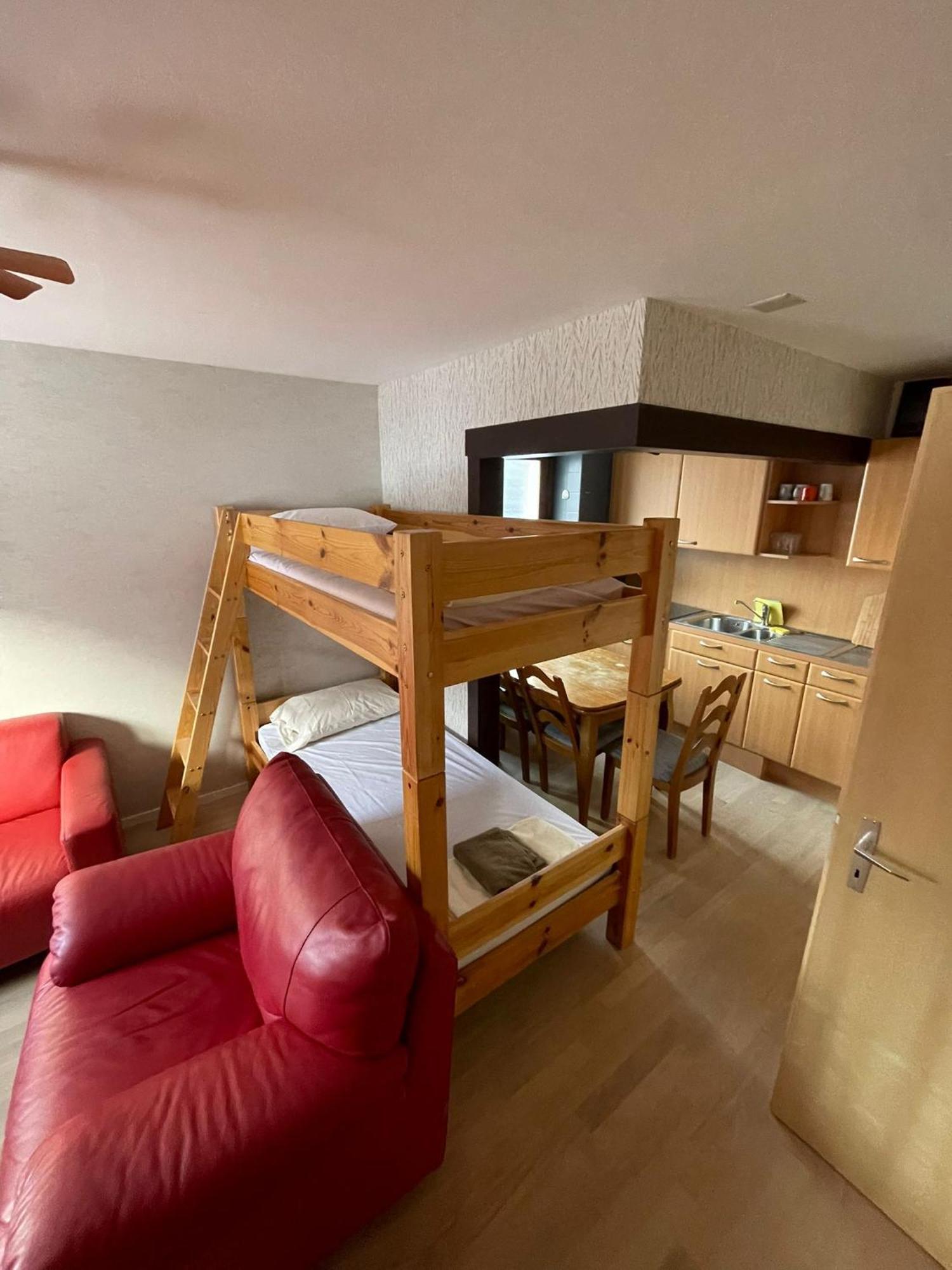 Les Nis Apartment Bourg Saint Pierre Ruang foto