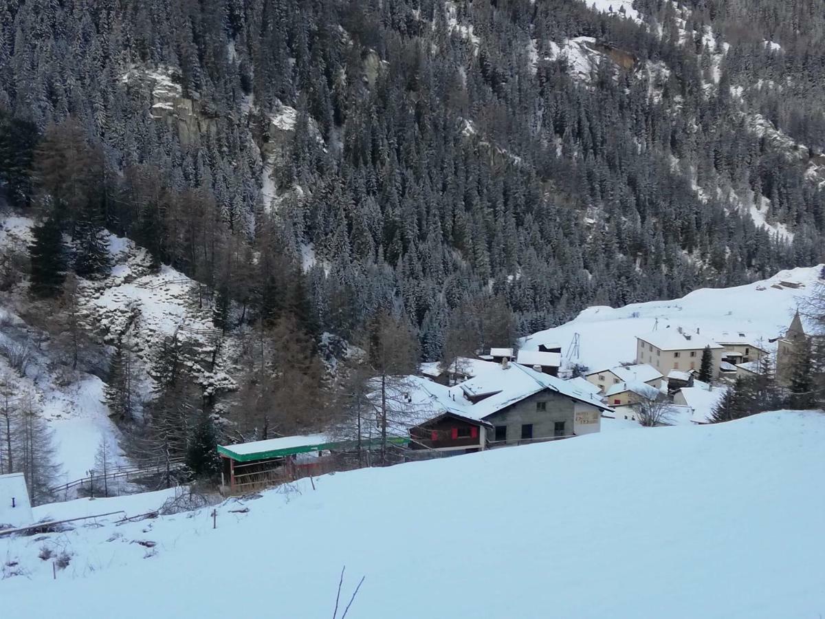 Les Nis Apartment Bourg Saint Pierre Bagian luar foto